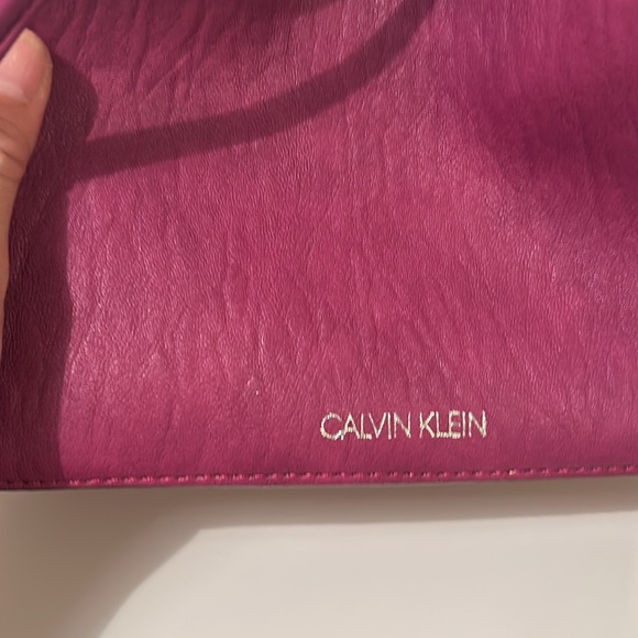 Calvin Klein Gabriella Bucket Bag - Picture 3 of 6